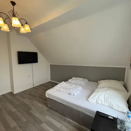 לינה וארוחת בוקר King David Garden ברלין